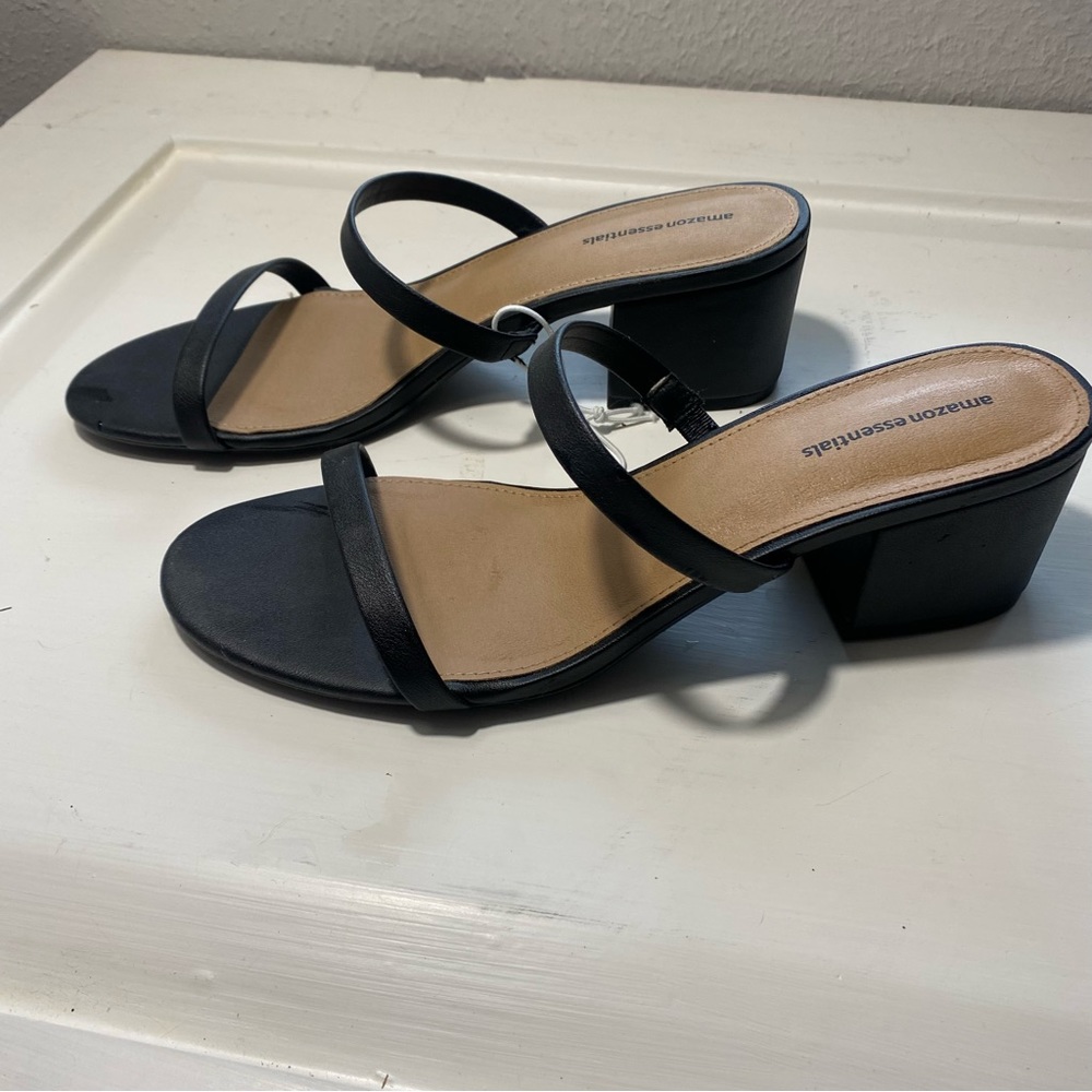 Amazon Essentials Strappy Block Heels